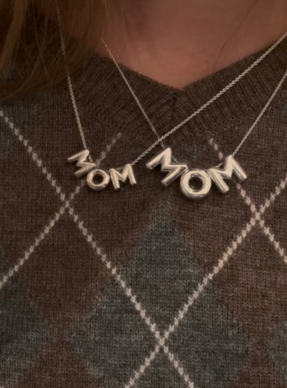 MOM Kette